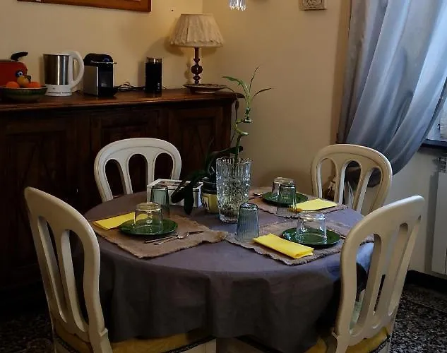 Alojamento de Acomodação e Pequeno-almoço Lavagna Uno Génova